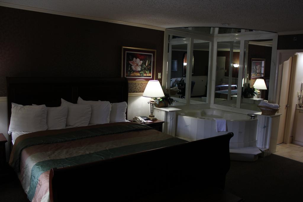 Rodeway Inn & Suites ナッシュビル エクステリア 写真